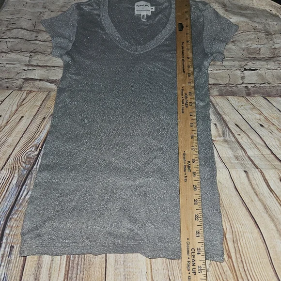 Michael Stars Anthropologie Women's Silver Gray Metallic V-neck Shirt To… - Picture 2 of 6